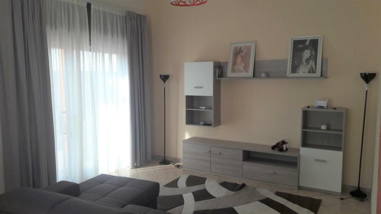 Dolce Casa Sara Villa Collemeto ภายนอก รูปภาพ