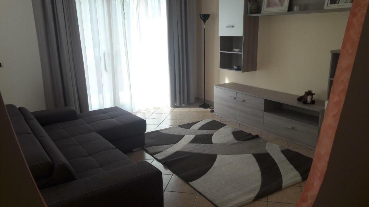Dolce Casa Sara Villa Collemeto ภายนอก รูปภาพ